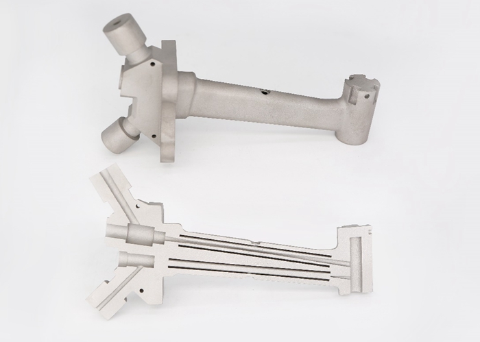 3D printed metal aero-engine fuel nozzle and a fuel supply manifold with fine internal channels
